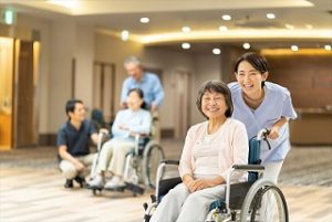 老人ホーム　介護